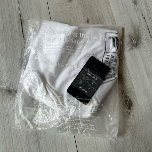 Fabletics The 24-7 Tank Classic White Jock Tag XXL NWT in packaging - Picture 5 of 5